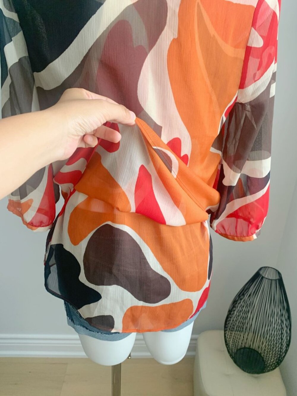 Chico’s Double Layer Sheer Chiffon Blouse Abstract Print 3/4 Sleeve Size 0 - Picture 4 of 6